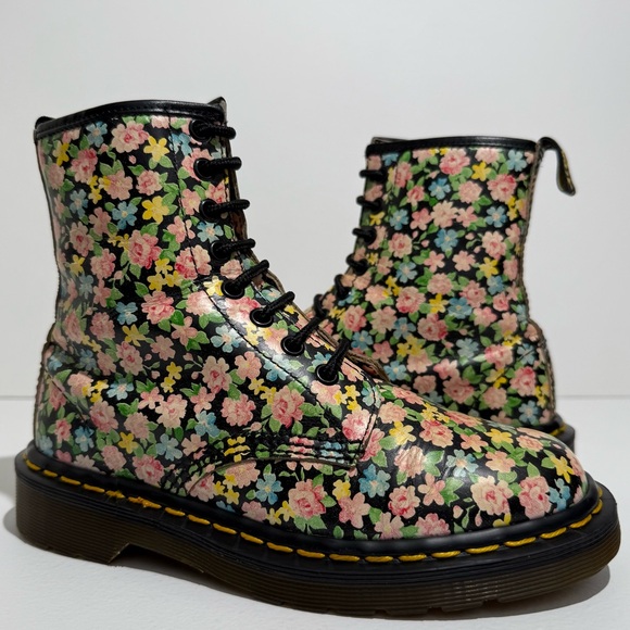 Vintage Dr. Martens England 1460 Pastel Floral Black Leather MIE Boots UK 4